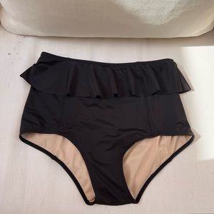 KORTNI JEANE black peplum bottoms MEDIUM